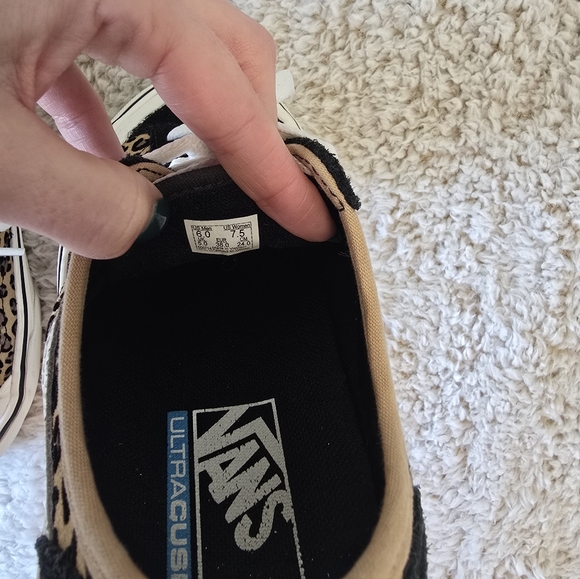 Leopard Vans - Picture 5 of 6